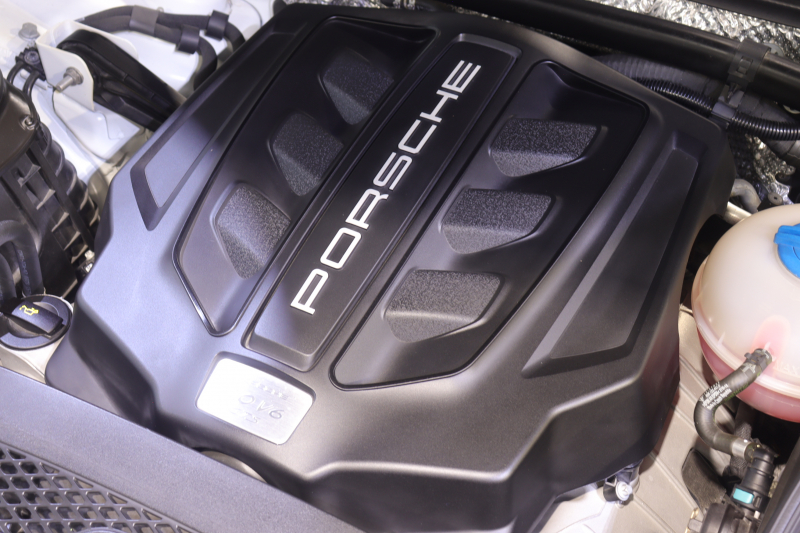 ポルシェ マカン GTS ｽﾎﾟｰﾂｸﾛﾉP　1ｵｰﾅｰ PASM ﾂｰﾄﾝﾚｻﾞｰｲﾝﾃﾘｱ(ﾚｯﾄﾞ/ﾌﾞﾗｯｸ) PCMﾅﾋﾞ CarPlay ﾊﾞｯｸｶﾒﾗ ｼｰﾄﾋｰﾀｰ ﾚｰﾝﾃﾞｨﾊﾟｰﾁｬｳｫｰﾆﾝｸﾞ ｷｾﾉﾝ 20ｲﾝﾁRSｽﾊﾟｲﾀﾞｰAW ｶﾗｰｸﾚｽﾄ　2年保証