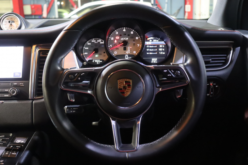 ポルシェ マカン GTS ｽﾎﾟｰﾂｸﾛﾉP　1ｵｰﾅｰ PASM ﾂｰﾄﾝﾚｻﾞｰｲﾝﾃﾘｱ(ﾚｯﾄﾞ/ﾌﾞﾗｯｸ) PCMﾅﾋﾞ CarPlay ﾊﾞｯｸｶﾒﾗ ｼｰﾄﾋｰﾀｰ ﾚｰﾝﾃﾞｨﾊﾟｰﾁｬｳｫｰﾆﾝｸﾞ ｷｾﾉﾝ 20ｲﾝﾁRSｽﾊﾟｲﾀﾞｰAW ｶﾗｰｸﾚｽﾄ　2年保証