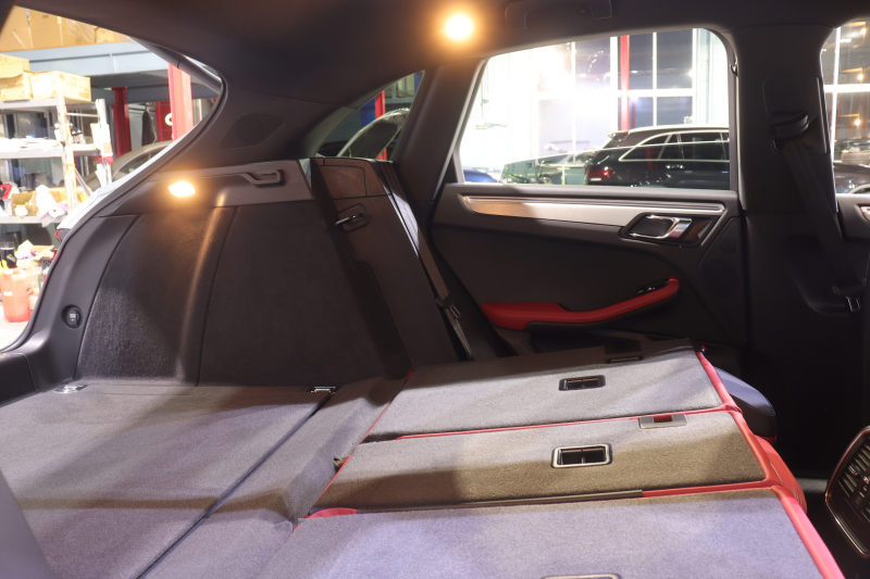 ポルシェ マカン GTS ｽﾎﾟｰﾂｸﾛﾉP　1ｵｰﾅｰ PASM ﾂｰﾄﾝﾚｻﾞｰｲﾝﾃﾘｱ(ﾚｯﾄﾞ/ﾌﾞﾗｯｸ) PCMﾅﾋﾞ CarPlay ﾊﾞｯｸｶﾒﾗ ｼｰﾄﾋｰﾀｰ ﾚｰﾝﾃﾞｨﾊﾟｰﾁｬｳｫｰﾆﾝｸﾞ ｷｾﾉﾝ 20ｲﾝﾁRSｽﾊﾟｲﾀﾞｰAW ｶﾗｰｸﾚｽﾄ　2年保証