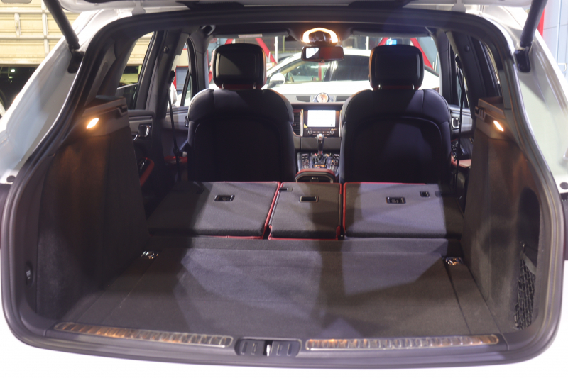 ポルシェ マカン GTS ｽﾎﾟｰﾂｸﾛﾉP　1ｵｰﾅｰ PASM ﾂｰﾄﾝﾚｻﾞｰｲﾝﾃﾘｱ(ﾚｯﾄﾞ/ﾌﾞﾗｯｸ) PCMﾅﾋﾞ CarPlay ﾊﾞｯｸｶﾒﾗ ｼｰﾄﾋｰﾀｰ ﾚｰﾝﾃﾞｨﾊﾟｰﾁｬｳｫｰﾆﾝｸﾞ ｷｾﾉﾝ 20ｲﾝﾁRSｽﾊﾟｲﾀﾞｰAW ｶﾗｰｸﾚｽﾄ　2年保証