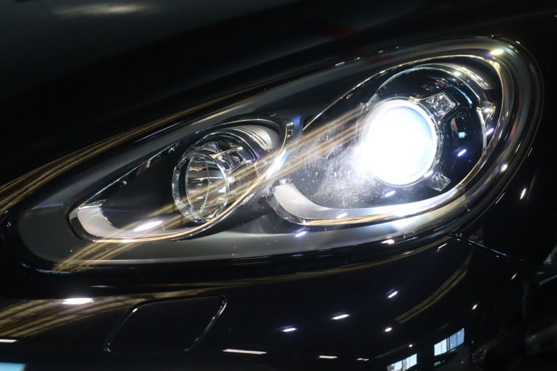 ポルシェ カイエン ﾌﾟﾗﾁﾅｴﾃﾞｨｼｮﾝ　別仕様車 後期ﾓﾃﾞﾙ MY17 ｱｸﾃｨﾌﾞｸﾙｺﾝ ﾚｰﾝﾁｪﾝｼﾞ ﾂｰﾄﾝﾚｻﾞｰｲﾝﾃﾘｱ(ﾚｯﾄﾞ/ﾌﾞﾗｯｸ) 赤革ｼｰﾄ 14way電動ｼｰﾄ ﾊﾟﾉﾗﾏｻﾝﾙｰﾌ PCMﾅﾋﾞ BOSEｻｳﾝﾄﾞ CarPlay 20ｲﾝﾁRSｽﾊﾟｲﾀﾞｰAW　2年保証