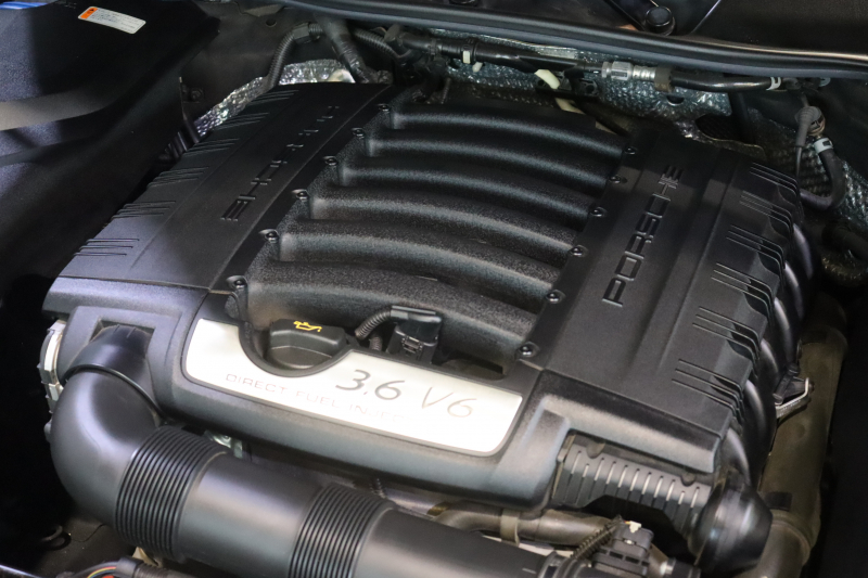 ポルシェ カイエン ﾌﾟﾗﾁﾅｴﾃﾞｨｼｮﾝ　別仕様車 後期ﾓﾃﾞﾙ MY17 ｱｸﾃｨﾌﾞｸﾙｺﾝ ﾚｰﾝﾁｪﾝｼﾞ ﾂｰﾄﾝﾚｻﾞｰｲﾝﾃﾘｱ(ﾚｯﾄﾞ/ﾌﾞﾗｯｸ) 赤革ｼｰﾄ 14way電動ｼｰﾄ ﾊﾟﾉﾗﾏｻﾝﾙｰﾌ PCMﾅﾋﾞ BOSEｻｳﾝﾄﾞ CarPlay 20ｲﾝﾁRSｽﾊﾟｲﾀﾞｰAW　2年保証