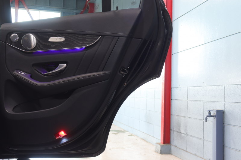 メルセデスベンツ GLC GLC220d 4MATIC AMGﾗｲﾝ ﾚｻﾞｰｴｸｽｸﾙｰｼﾌﾞP ﾚｰﾀﾞｰSP　黒本革 ﾘﾗｸｾﾞｰｼｮﾝ ﾊﾟﾉﾗﾏｻﾝﾙｰﾌ 10.25ｲﾝﾁﾜｲﾄﾞﾅﾋﾞ 12.3ｲﾝﾁｺｸﾋﾟｯﾄﾃﾞｨｽﾌﾟﾚｲ Burmester ｱｸﾃｨﾌﾞｸﾙｺﾝ ﾏﾙﾁﾋﾞｰﾑLED ﾍｯﾄﾞｱｯﾌﾟﾃﾞｨｽﾌﾟﾚｲ　2年保証