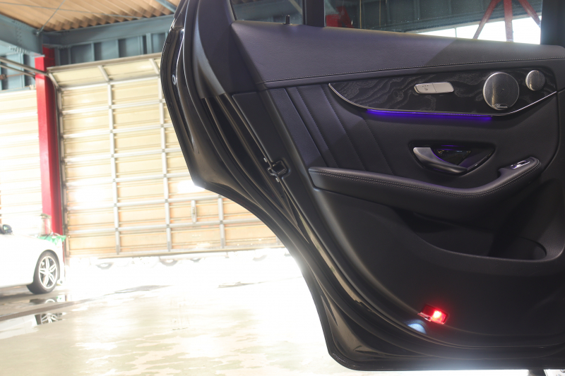 メルセデスベンツ GLC GLC220d 4MATIC AMGﾗｲﾝ ﾚｻﾞｰｴｸｽｸﾙｰｼﾌﾞP ﾚｰﾀﾞｰSP　黒本革 ﾘﾗｸｾﾞｰｼｮﾝ ﾊﾟﾉﾗﾏｻﾝﾙｰﾌ 10.25ｲﾝﾁﾜｲﾄﾞﾅﾋﾞ 12.3ｲﾝﾁｺｸﾋﾟｯﾄﾃﾞｨｽﾌﾟﾚｲ Burmester ｱｸﾃｨﾌﾞｸﾙｺﾝ ﾏﾙﾁﾋﾞｰﾑLED ﾍｯﾄﾞｱｯﾌﾟﾃﾞｨｽﾌﾟﾚｲ　2年保証