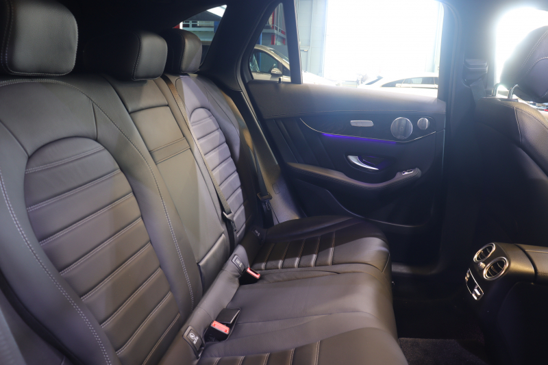 メルセデスベンツ GLC GLC220d 4MATIC AMGﾗｲﾝ ﾚｻﾞｰｴｸｽｸﾙｰｼﾌﾞP ﾚｰﾀﾞｰSP　黒本革 ﾘﾗｸｾﾞｰｼｮﾝ ﾊﾟﾉﾗﾏｻﾝﾙｰﾌ 10.25ｲﾝﾁﾜｲﾄﾞﾅﾋﾞ 12.3ｲﾝﾁｺｸﾋﾟｯﾄﾃﾞｨｽﾌﾟﾚｲ Burmester ｱｸﾃｨﾌﾞｸﾙｺﾝ ﾏﾙﾁﾋﾞｰﾑLED ﾍｯﾄﾞｱｯﾌﾟﾃﾞｨｽﾌﾟﾚｲ　2年保証