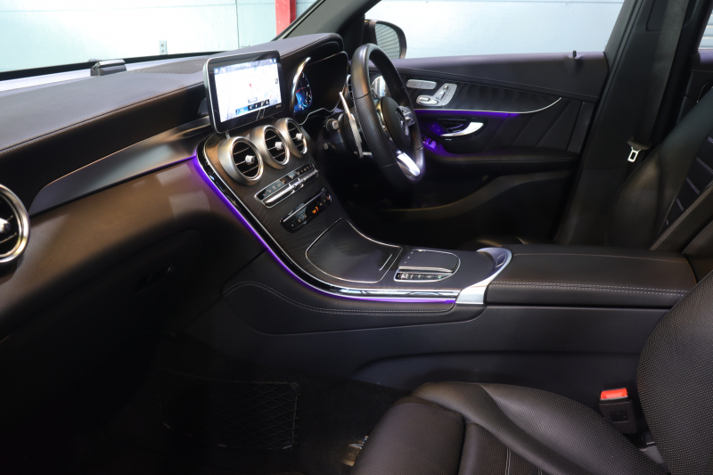 メルセデスベンツ GLC GLC220d 4MATIC AMGﾗｲﾝ ﾚｻﾞｰｴｸｽｸﾙｰｼﾌﾞP ﾚｰﾀﾞｰSP　黒本革 ﾘﾗｸｾﾞｰｼｮﾝ ﾊﾟﾉﾗﾏｻﾝﾙｰﾌ 10.25ｲﾝﾁﾜｲﾄﾞﾅﾋﾞ 12.3ｲﾝﾁｺｸﾋﾟｯﾄﾃﾞｨｽﾌﾟﾚｲ Burmester ｱｸﾃｨﾌﾞｸﾙｺﾝ ﾏﾙﾁﾋﾞｰﾑLED ﾍｯﾄﾞｱｯﾌﾟﾃﾞｨｽﾌﾟﾚｲ　2年保証