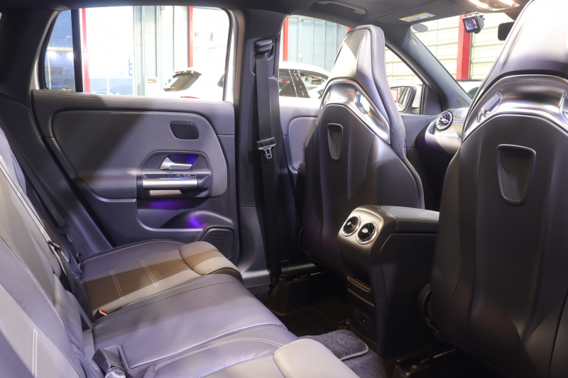 AMG GLA GLA45S 4MATIC+ AMGﾊﾟﾌｫｰﾏﾝｽ&ｱﾄﾞﾊﾞﾝｽﾄP ﾅﾋﾞｹﾞｰｼｮﾝP ﾚｰﾀﾞｰSP　AMGﾊﾟﾌｫｰﾏﾝｽｼｰﾄ 本革(灰/黒)ﾍﾞﾝﾁﾚｰﾀｰ ﾊﾟﾉﾗﾏｻﾝﾙｰﾌ 10.25ｲﾝﾁﾜｲﾄﾞﾅﾋﾞ ｱﾄﾞﾊﾞﾝｽﾄﾞｻｳﾝﾄﾞ ﾍｯﾄﾞｱｯﾌﾟD 360ｶﾒﾗ ﾌｯﾄﾄﾗﾝｸ ﾏﾙﾁﾋﾞｰﾑLED　2年保証