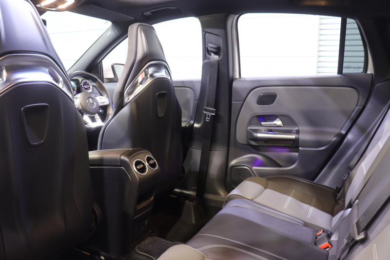 AMG GLA GLA45S 4MATIC+ AMGﾊﾟﾌｫｰﾏﾝｽ&ｱﾄﾞﾊﾞﾝｽﾄP ﾅﾋﾞｹﾞｰｼｮﾝP ﾚｰﾀﾞｰSP　AMGﾊﾟﾌｫｰﾏﾝｽｼｰﾄ 本革(灰/黒)ﾍﾞﾝﾁﾚｰﾀｰ ﾊﾟﾉﾗﾏｻﾝﾙｰﾌ 10.25ｲﾝﾁﾜｲﾄﾞﾅﾋﾞ ｱﾄﾞﾊﾞﾝｽﾄﾞｻｳﾝﾄﾞ ﾍｯﾄﾞｱｯﾌﾟD 360ｶﾒﾗ ﾌｯﾄﾄﾗﾝｸ ﾏﾙﾁﾋﾞｰﾑLED　2年保証