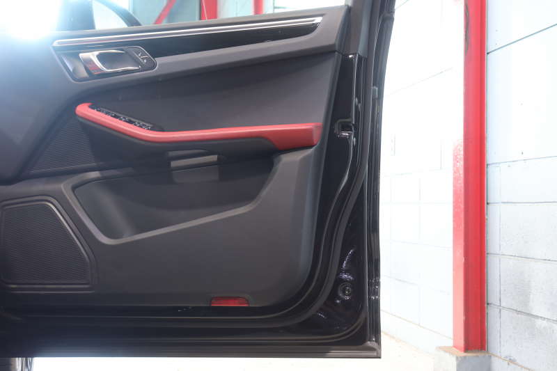 ポルシェ マカン GTS　1ｵｰﾅｰ MY17 PASM ﾂｰﾄﾝﾚｻﾞｰｲﾝﾃﾘｱ(ﾌﾞﾗｯｸ/ﾚｯﾄﾞ) ﾊﾟﾉﾗﾏｻﾝﾙｰﾌ PCMﾅﾋﾞ ﾚｰﾝﾁｪﾝｼﾞｱｼｽﾄ ｽﾎﾟｰﾂｴｸﾞｿﾞｰｽﾄ LEDﾍｯﾄﾞﾗｲﾄ ｴﾝﾄﾘｰﾄﾞﾗｲﾌﾞ 21ｲﾝﾁ911ﾀｰﾎﾞAW　2年保証