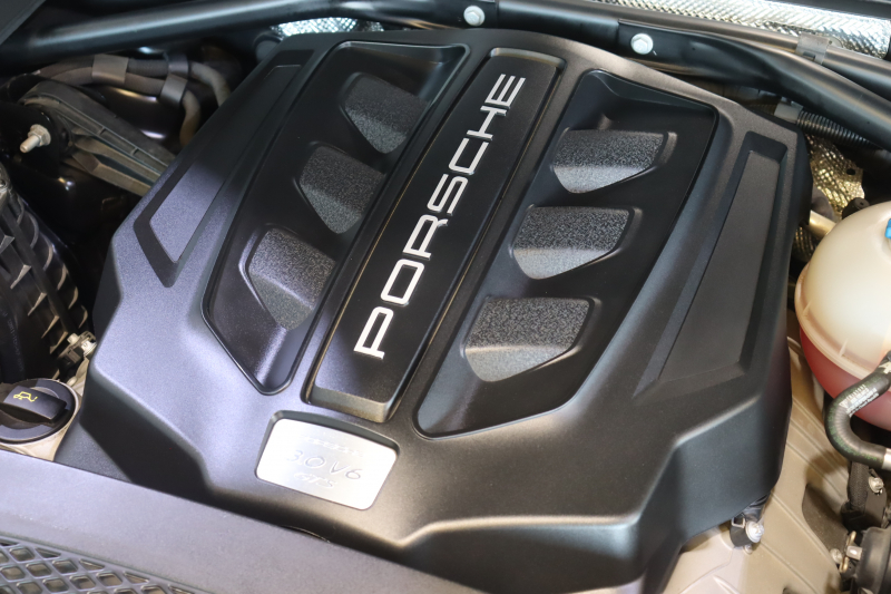 ポルシェ マカン GTS　1ｵｰﾅｰ MY17 PASM ﾂｰﾄﾝﾚｻﾞｰｲﾝﾃﾘｱ(ﾌﾞﾗｯｸ/ﾚｯﾄﾞ) ﾊﾟﾉﾗﾏｻﾝﾙｰﾌ PCMﾅﾋﾞ ﾚｰﾝﾁｪﾝｼﾞｱｼｽﾄ ｽﾎﾟｰﾂｴｸﾞｿﾞｰｽﾄ LEDﾍｯﾄﾞﾗｲﾄ ｴﾝﾄﾘｰﾄﾞﾗｲﾌﾞ 21ｲﾝﾁ911ﾀｰﾎﾞAW　2年保証