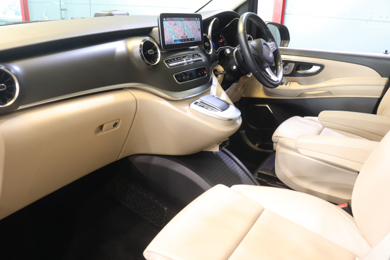 メルセデスベンツ Vクラス V220d ｱﾊﾞﾝｷﾞｬﾙﾄﾞ ﾛﾝｸﾞ AMGﾗｲﾝ ｴｸｽｸﾙｰｼﾌﾞｼｰﾄP ﾚｰﾀﾞｰSP　後期  ﾍﾞｰｼﾞｭ本革 2列目ｴｸｽｸﾙｰｼﾌﾞｼｰﾄ ｼｰﾄﾋｰﾀｰ ﾍﾞﾝﾁﾚｰﾀｰ ﾘﾗｸｾﾞｰｼｮﾝ ﾊﾟﾉﾗﾏｻﾝﾙｰﾌ 10.25ｲﾝﾁﾜｲﾄﾞﾅﾋﾞ Burmester 360ｶﾒﾗ AMGｴｱﾛ&19ｲﾝﾁｱﾙﾐ 9速AT　2年保証
