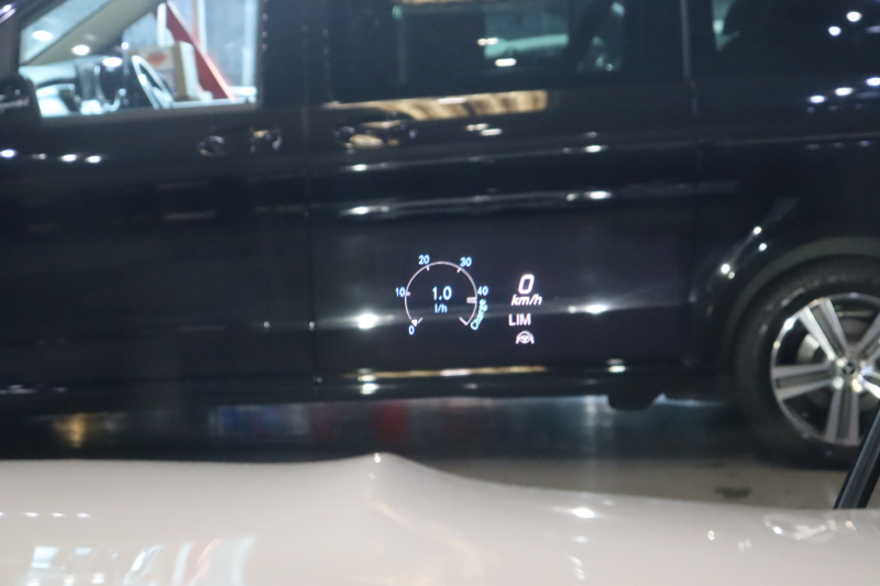 メルセデスベンツ GLB GLB200d AMGﾚｻﾞｰｴｸｽｸﾙｰｼﾌﾞ&ｱﾄﾞﾊﾞﾝｽﾄﾞ&ﾅﾋﾞｹﾞｰｼｮﾝP ﾚｰﾀﾞｰSP　ﾂｰﾄﾝﾚｻﾞｰ(灰/黒) ﾊﾟﾉﾗﾏｻﾝﾙｰﾌ 10.25ｲﾝﾁﾜｲﾄﾞﾅﾋﾞ&ｺｸﾋﾟｯﾄﾃﾞｨｽﾌﾟﾚｲ ｱﾄﾞﾊﾞﾝｽﾄﾞｻｳﾝﾄﾞ ﾏﾙﾁﾋﾞｰﾑLED 360ｶﾒﾗ ﾏﾙﾁｶﾗｰｱﾝﾋﾞｴﾝﾄ(64色) AMGｴｱﾛ　2年保証