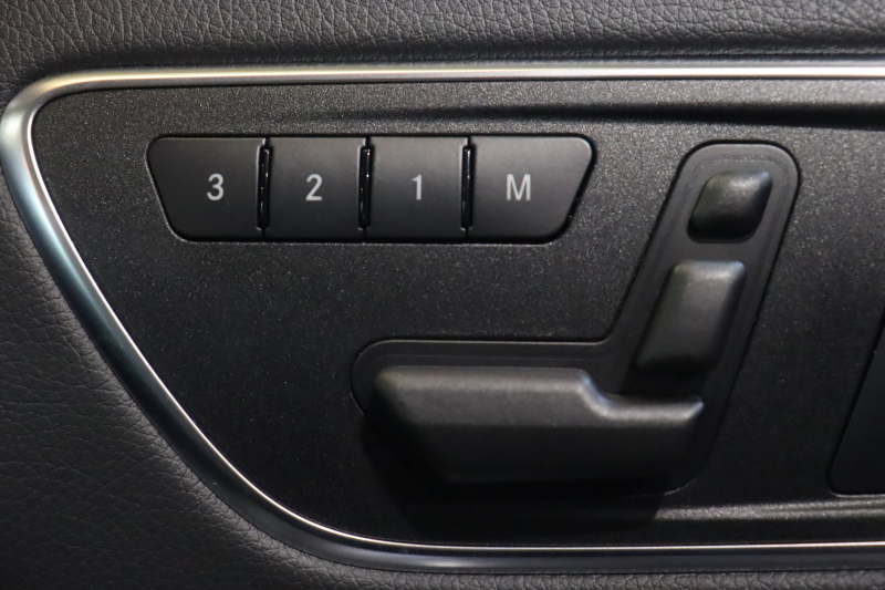 メルセデスベンツ GLA GLA180 ｽﾎﾟｰﾂ ﾊﾞﾘｭｰPﾌﾟﾗｽ ﾚｰﾀﾞｰSP 専用ｼｰﾄ 7ｲﾝﾁﾜｲﾄﾞﾅﾋﾞ Bluetooth ﾊﾞｯｸｶﾒﾗ ｱｸﾃｨﾌﾞｸﾙｺﾝ ﾚｰﾝｷｰﾌﾟｱｼｽﾄ 自動ﾘｱｹﾞｰﾄ ｷｾﾉﾝﾍｯﾄﾞﾗｲﾄ 専用ｴｸﾃﾘｱ&18ｲﾝﾁAW　　2年保証