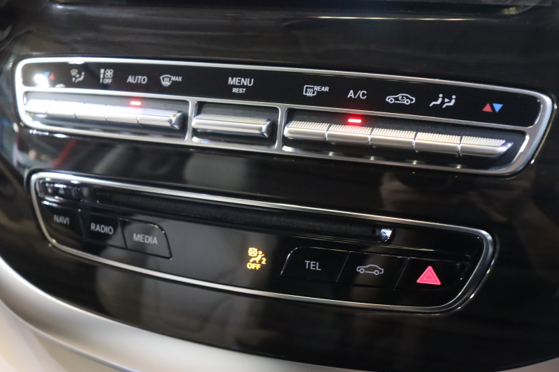メルセデスベンツ Vクラス V220d ｱﾊﾞﾝｷﾞｬﾙﾄﾞ ﾛﾝｸﾞ ｴｸｽｸﾙｰｼﾌﾞｼｰﾄP ﾚｰﾀﾞｰSP　後期 ﾍﾞｰｼﾞｭ本革 2列目ｴｸｽｸﾙｰｼﾌﾞｼｰﾄ ｼｰﾄﾋｰﾀｰ ﾍﾞﾝﾁﾚｰﾀｰ ﾘﾗｸｾﾞｰｼｮﾝ 10.25ｲﾝﾁﾜｲﾄﾞﾅﾋﾞ Burmester 360ｶﾒﾗ AMGｴｱﾛ 17ｲﾝﾁｱﾙﾐ　2年保証付