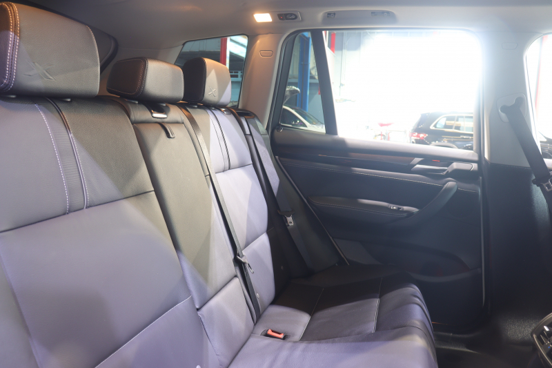BMW X3 xDrive 20d Xﾗｲﾝ　後期ﾓﾃﾞﾙ ﾄﾞﾗｲﾋﾞﾝｸﾞｱｼｽﾄﾌﾟﾗｽ ｱｸﾃｨﾌﾞｸﾙｺﾝ ﾈﾊﾞﾀﾞﾚｻﾞｰｼｰﾄ(ﾌﾞﾗｯｸ) 第5世代iDriveﾅﾋﾞ ﾌﾙｾｸﾞTV 360ｶﾒﾗ ﾚｰﾝﾁｪﾝｼﾞｱｼｽﾄ 車線逸脱防止機能 専用ｴｸｽﾃﾘｱ　2年保証付