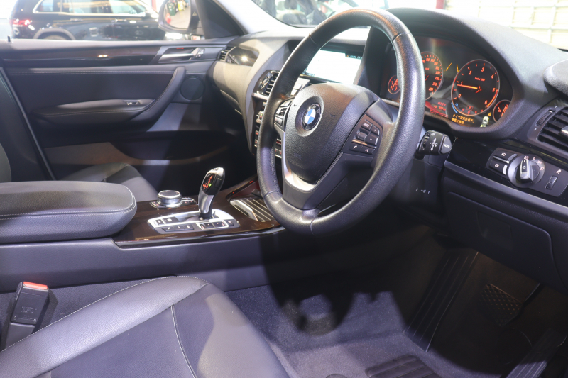 BMW X3 xDrive 20d Xﾗｲﾝ　後期ﾓﾃﾞﾙ ﾄﾞﾗｲﾋﾞﾝｸﾞｱｼｽﾄﾌﾟﾗｽ ｱｸﾃｨﾌﾞｸﾙｺﾝ ﾈﾊﾞﾀﾞﾚｻﾞｰｼｰﾄ(ﾌﾞﾗｯｸ) 第5世代iDriveﾅﾋﾞ ﾌﾙｾｸﾞTV 360ｶﾒﾗ ﾚｰﾝﾁｪﾝｼﾞｱｼｽﾄ 車線逸脱防止機能 専用ｴｸｽﾃﾘｱ　2年保証付