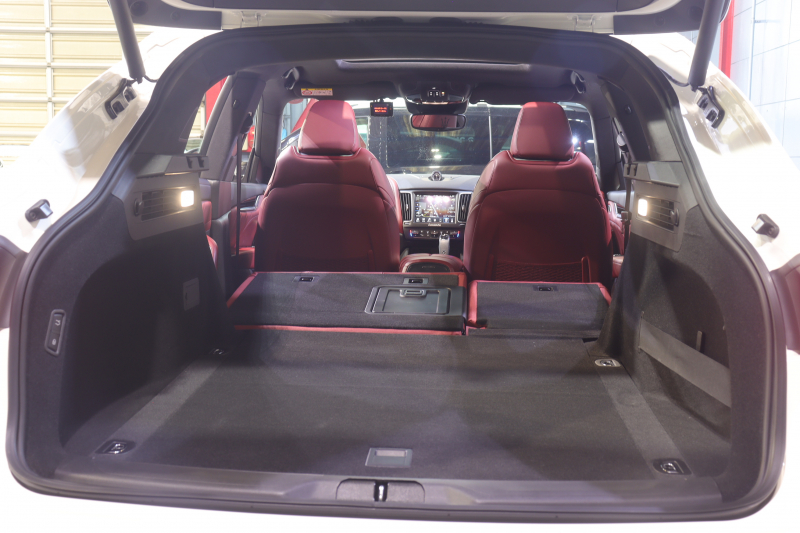 マセラティ レヴァンテ ｸﾞﾗﾝｽﾎﾟｰﾂ　後期 NEWｼﾌﾄ ADAS ACC ﾚｰﾝｷｰﾌﾟ ﾌﾞﾗｲﾝﾄﾞｽﾎﾟｯﾄ ﾚｯﾄﾞﾚｻﾞｰｼｰﾄ ﾊﾟﾉﾗﾏｻﾝﾙｰﾌ MTCﾅﾋﾞ ﾌﾙｾｸﾞTV harman/kardon CarPlar ｽｶｲﾌｯｸ LEDﾍｯﾄﾞﾗｲﾄ ｿﾌﾄﾄﾞｱｸﾛｰｼﾞｬｰ 自動ﾘｱｹﾞｰﾄ 21ｲﾝﾁﾍﾘｵｽAW 　2年保証