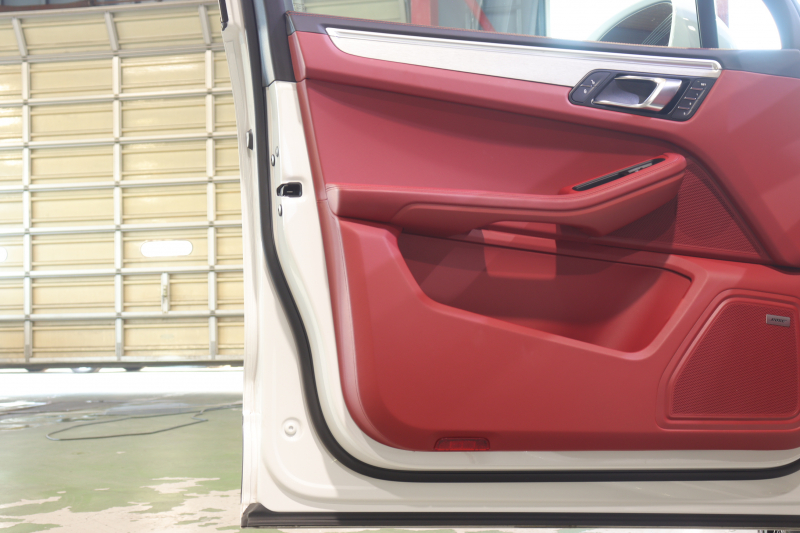 ポルシェ マカン ﾀｰﾎﾞ ｽﾎﾟｰﾂｸﾛﾉP　PASM ﾂｰﾄﾝﾚｻﾞｰｲﾝﾃﾘｱ(ﾌﾞﾗｯｸ/ﾚｯﾄﾞ) PCMﾅﾋﾞ CarPlay BOSEｻｳﾝﾄﾞ ﾚｰﾝﾃﾞｨﾊﾟｰﾁｬｳｫｰﾆﾝｸﾞ LEDﾍｯﾄﾞﾗｲﾄ ｴﾝﾄﾘｰﾄﾞﾗｲﾌﾞ BBS21ｲﾝﾁAW　2年保証