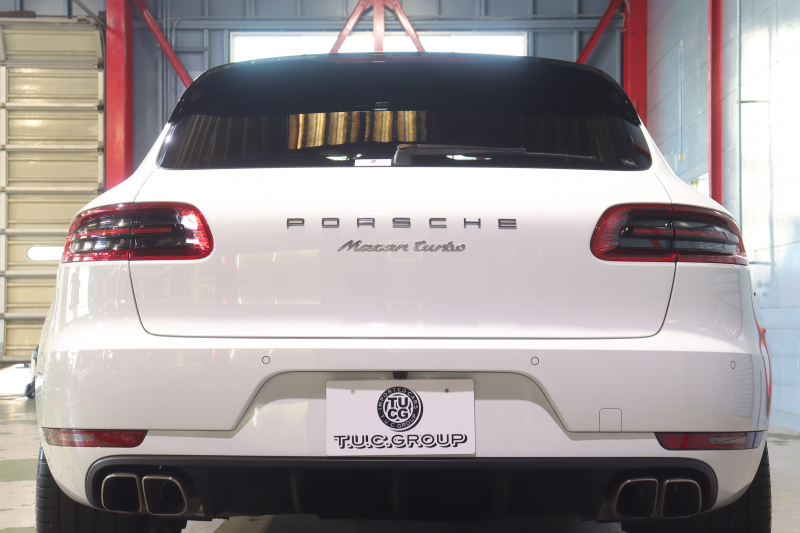 ポルシェ マカン ﾀｰﾎﾞ ｽﾎﾟｰﾂｸﾛﾉP　PASM ﾂｰﾄﾝﾚｻﾞｰｲﾝﾃﾘｱ(ﾌﾞﾗｯｸ/ﾚｯﾄﾞ) PCMﾅﾋﾞ CarPlay BOSEｻｳﾝﾄﾞ ﾚｰﾝﾃﾞｨﾊﾟｰﾁｬｳｫｰﾆﾝｸﾞ LEDﾍｯﾄﾞﾗｲﾄ ｴﾝﾄﾘｰﾄﾞﾗｲﾌﾞ BBS21ｲﾝﾁAW　2年保証