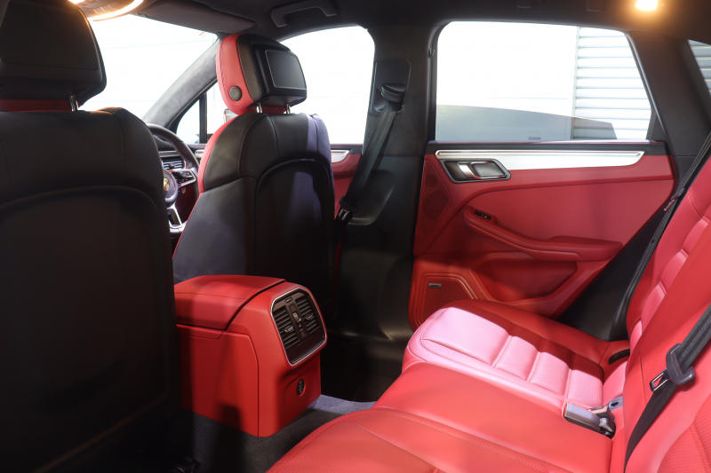 ポルシェ マカン ﾀｰﾎﾞ ｽﾎﾟｰﾂｸﾛﾉP　PASM ﾂｰﾄﾝﾚｻﾞｰｲﾝﾃﾘｱ(ﾌﾞﾗｯｸ/ﾚｯﾄﾞ) PCMﾅﾋﾞ CarPlay BOSEｻｳﾝﾄﾞ ﾚｰﾝﾃﾞｨﾊﾟｰﾁｬｳｫｰﾆﾝｸﾞ LEDﾍｯﾄﾞﾗｲﾄ ｴﾝﾄﾘｰﾄﾞﾗｲﾌﾞ BBS21ｲﾝﾁAW　2年保証