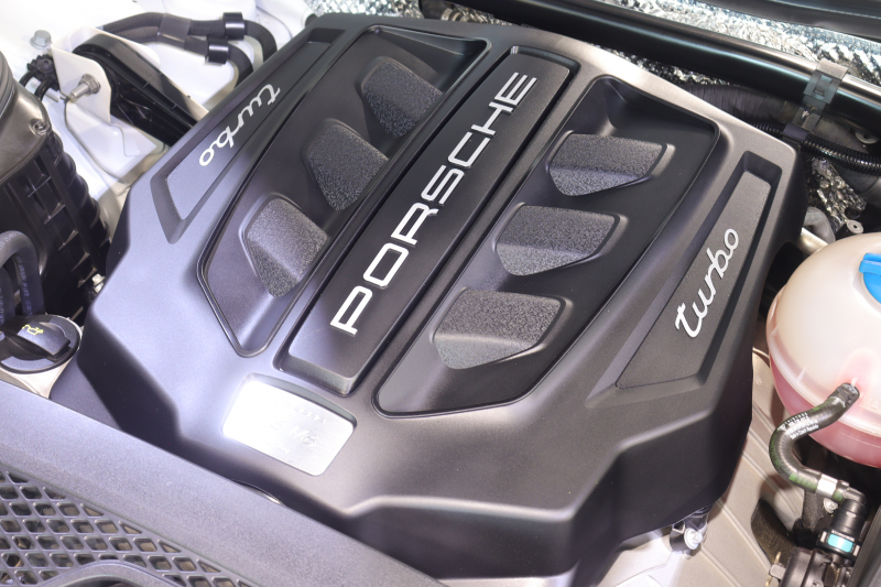 ポルシェ マカン ﾀｰﾎﾞ ｽﾎﾟｰﾂｸﾛﾉP　PASM ﾂｰﾄﾝﾚｻﾞｰｲﾝﾃﾘｱ(ﾌﾞﾗｯｸ/ﾚｯﾄﾞ) PCMﾅﾋﾞ CarPlay BOSEｻｳﾝﾄﾞ ﾚｰﾝﾃﾞｨﾊﾟｰﾁｬｳｫｰﾆﾝｸﾞ LEDﾍｯﾄﾞﾗｲﾄ ｴﾝﾄﾘｰﾄﾞﾗｲﾌﾞ BBS21ｲﾝﾁAW　2年保証