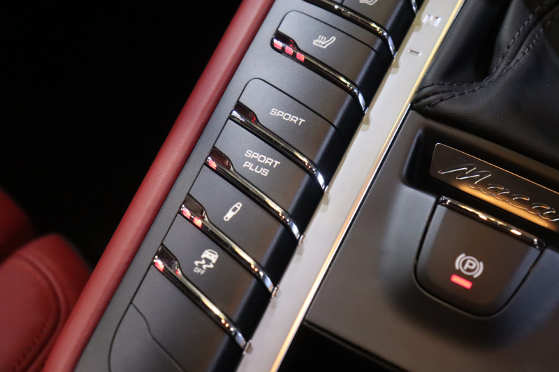 ポルシェ マカン ﾀｰﾎﾞ ｽﾎﾟｰﾂｸﾛﾉP　PASM ﾂｰﾄﾝﾚｻﾞｰｲﾝﾃﾘｱ(ﾌﾞﾗｯｸ/ﾚｯﾄﾞ) PCMﾅﾋﾞ CarPlay BOSEｻｳﾝﾄﾞ ﾚｰﾝﾃﾞｨﾊﾟｰﾁｬｳｫｰﾆﾝｸﾞ LEDﾍｯﾄﾞﾗｲﾄ ｴﾝﾄﾘｰﾄﾞﾗｲﾌﾞ BBS21ｲﾝﾁAW　2年保証