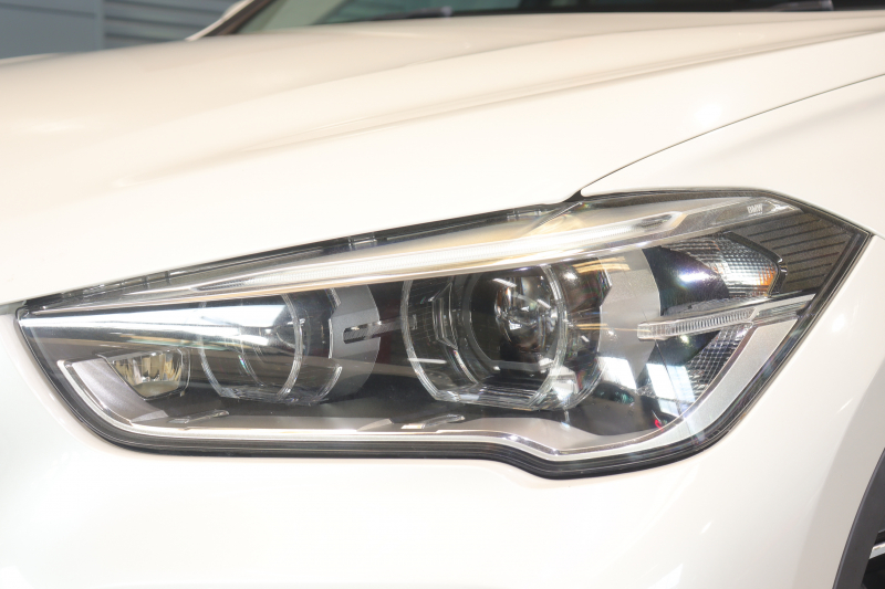 BMW X1 X1 xDrive 18d Xﾗｲﾝ　ﾄﾞﾗｲﾋﾞﾝｸﾞｱｼｽﾄﾌﾟﾗｽ ﾓｶﾚｻﾞｰ 純正ﾅﾋﾞ ﾍｯﾄﾞｱｯﾌﾟﾃﾞｨｽﾌﾟﾚｲ ｱｸﾃｨﾌﾞｸﾙｺﾝ LEDﾍｯﾄﾞﾗｲﾄ ｱﾝﾋﾞｴﾝﾄﾗｲﾄ 専用ｴｸｽﾃﾘｱ ｳｯﾄﾞｲﾝﾃﾘｱﾄﾘﾑ OP19ｲﾝﾁAW 有償色　2年保証