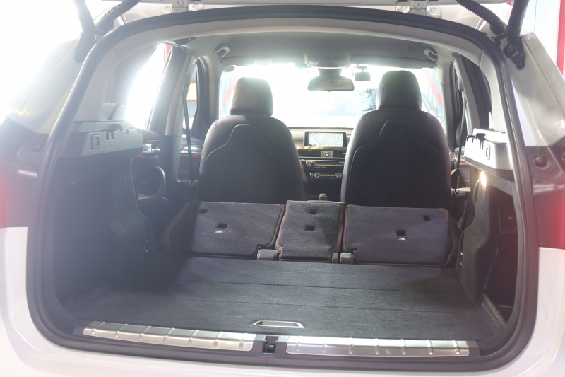 BMW X1 X1 xDrive 18d Xﾗｲﾝ　ﾄﾞﾗｲﾋﾞﾝｸﾞｱｼｽﾄﾌﾟﾗｽ ﾓｶﾚｻﾞｰ 純正ﾅﾋﾞ ﾍｯﾄﾞｱｯﾌﾟﾃﾞｨｽﾌﾟﾚｲ ｱｸﾃｨﾌﾞｸﾙｺﾝ LEDﾍｯﾄﾞﾗｲﾄ ｱﾝﾋﾞｴﾝﾄﾗｲﾄ 専用ｴｸｽﾃﾘｱ ｳｯﾄﾞｲﾝﾃﾘｱﾄﾘﾑ OP19ｲﾝﾁAW 有償色　2年保証