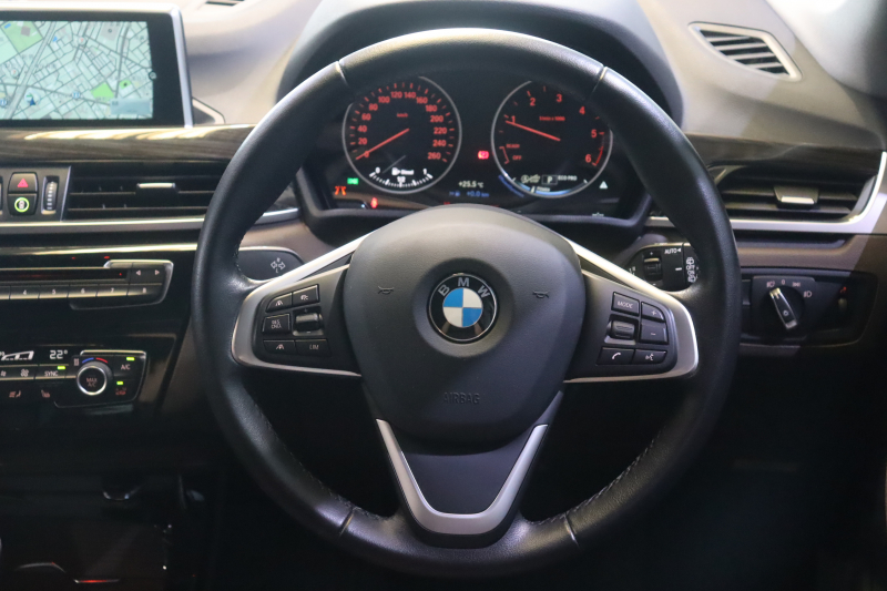 BMW X1 X1 xDrive 18d Xﾗｲﾝ　ﾄﾞﾗｲﾋﾞﾝｸﾞｱｼｽﾄﾌﾟﾗｽ ﾓｶﾚｻﾞｰ 純正ﾅﾋﾞ ﾍｯﾄﾞｱｯﾌﾟﾃﾞｨｽﾌﾟﾚｲ ｱｸﾃｨﾌﾞｸﾙｺﾝ LEDﾍｯﾄﾞﾗｲﾄ ｱﾝﾋﾞｴﾝﾄﾗｲﾄ 専用ｴｸｽﾃﾘｱ ｳｯﾄﾞｲﾝﾃﾘｱﾄﾘﾑ OP19ｲﾝﾁAW 有償色　2年保証