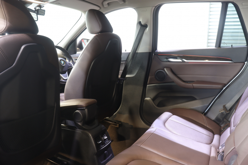 BMW X1 X1 xDrive 18d Xﾗｲﾝ　ﾄﾞﾗｲﾋﾞﾝｸﾞｱｼｽﾄﾌﾟﾗｽ ﾓｶﾚｻﾞｰ 純正ﾅﾋﾞ ﾍｯﾄﾞｱｯﾌﾟﾃﾞｨｽﾌﾟﾚｲ ｱｸﾃｨﾌﾞｸﾙｺﾝ LEDﾍｯﾄﾞﾗｲﾄ ｱﾝﾋﾞｴﾝﾄﾗｲﾄ 専用ｴｸｽﾃﾘｱ ｳｯﾄﾞｲﾝﾃﾘｱﾄﾘﾑ OP19ｲﾝﾁAW 有償色　2年保証