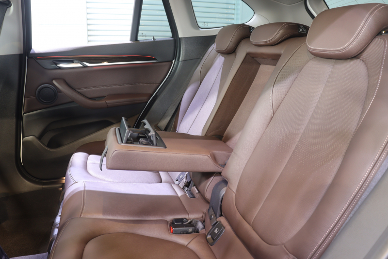 BMW X1 X1 xDrive 18d Xﾗｲﾝ　ﾄﾞﾗｲﾋﾞﾝｸﾞｱｼｽﾄﾌﾟﾗｽ ﾓｶﾚｻﾞｰ 純正ﾅﾋﾞ ﾍｯﾄﾞｱｯﾌﾟﾃﾞｨｽﾌﾟﾚｲ ｱｸﾃｨﾌﾞｸﾙｺﾝ LEDﾍｯﾄﾞﾗｲﾄ ｱﾝﾋﾞｴﾝﾄﾗｲﾄ 専用ｴｸｽﾃﾘｱ ｳｯﾄﾞｲﾝﾃﾘｱﾄﾘﾑ OP19ｲﾝﾁAW 有償色　2年保証