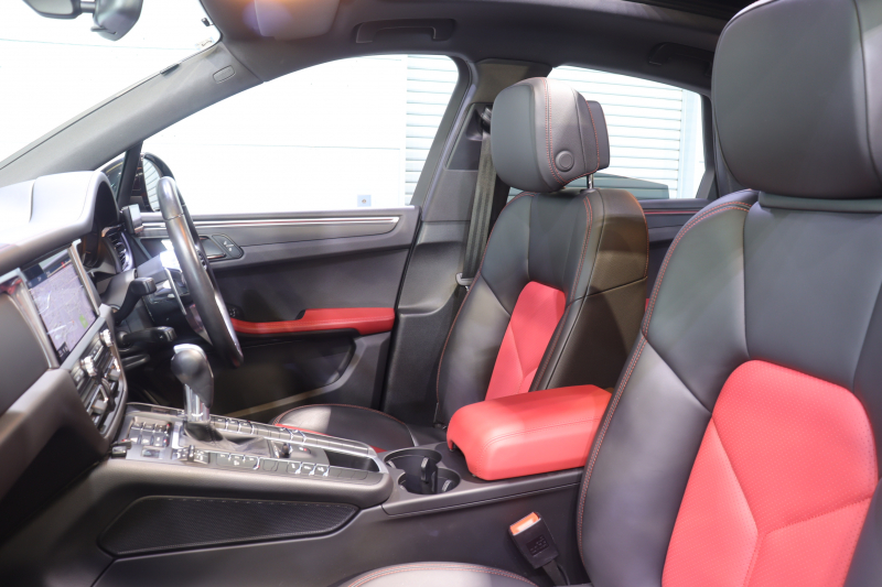 ポルシェ マカン 1ｵｰﾅｰ 後期ﾓﾃﾞﾙ ﾂｰﾄﾝﾚｻﾞｰ(赤/黒) ﾊﾟﾉﾗﾏｻﾝﾙｰﾌ PCMﾅﾋﾞ BOSEｻｳﾝﾄﾞ CarPlay ﾌﾙｾｸﾞTV ｱｸﾃｨﾌﾞｸﾙｺﾝ ﾚｰﾝﾁｪﾝｼﾞｱｼｽﾄ PDLS付きLEDﾍｯﾄﾞﾗｲﾄ ｽﾎﾟｰﾂﾃｰﾙﾊﾟｲﾌﾟ ﾌﾞﾗｯｸﾃｨﾝﾃｯﾄﾞﾃｰﾙﾗｲﾄ　2年保証