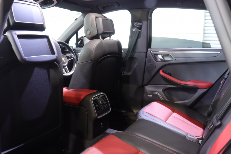 ポルシェ マカン 1ｵｰﾅｰ 後期ﾓﾃﾞﾙ ﾂｰﾄﾝﾚｻﾞｰ(赤/黒) ﾊﾟﾉﾗﾏｻﾝﾙｰﾌ PCMﾅﾋﾞ BOSEｻｳﾝﾄﾞ CarPlay ﾌﾙｾｸﾞTV ｱｸﾃｨﾌﾞｸﾙｺﾝ ﾚｰﾝﾁｪﾝｼﾞｱｼｽﾄ PDLS付きLEDﾍｯﾄﾞﾗｲﾄ ｽﾎﾟｰﾂﾃｰﾙﾊﾟｲﾌﾟ ﾌﾞﾗｯｸﾃｨﾝﾃｯﾄﾞﾃｰﾙﾗｲﾄ　2年保証