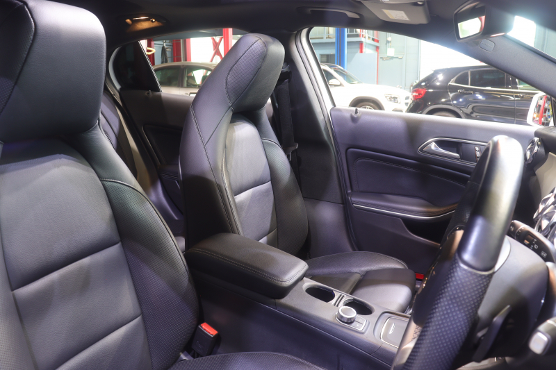 メルセデスベンツ GLA GLA220 4MATIC ﾚｻﾞｰｴｸｽｸﾙｰｼﾌﾞ&ﾌﾟﾚﾐｱﾑP ﾚｰﾀﾞｰSP　後期ﾓﾃﾞﾙ 黒本革 ﾊﾟﾉﾗﾏｻﾝﾙｰﾌ 8ｲﾝﾁﾜｲﾄﾞﾅﾋﾞ CarPlay harman/kardonｻｳﾝﾄﾞ LEDﾍｯﾄﾞﾗｲﾄ ｱｸﾃｨﾌﾞｸﾙｺﾝ 自動ﾘｱｹﾞｰﾄ 18ｲﾝﾁｱﾙﾐ　2年保証