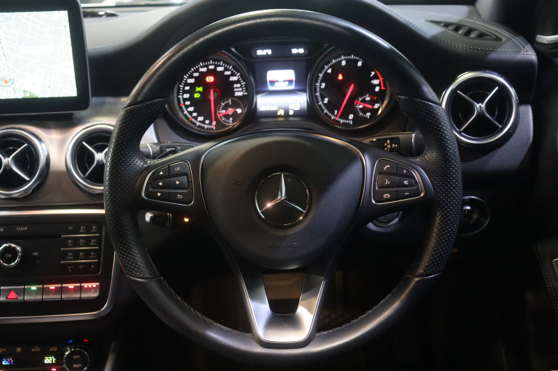 メルセデスベンツ GLA GLA220 4MATIC ﾚｻﾞｰｴｸｽｸﾙｰｼﾌﾞ&ﾌﾟﾚﾐｱﾑP ﾚｰﾀﾞｰSP　後期ﾓﾃﾞﾙ 黒本革 ﾊﾟﾉﾗﾏｻﾝﾙｰﾌ 8ｲﾝﾁﾜｲﾄﾞﾅﾋﾞ CarPlay harman/kardonｻｳﾝﾄﾞ LEDﾍｯﾄﾞﾗｲﾄ ｱｸﾃｨﾌﾞｸﾙｺﾝ 自動ﾘｱｹﾞｰﾄ 18ｲﾝﾁｱﾙﾐ　2年保証