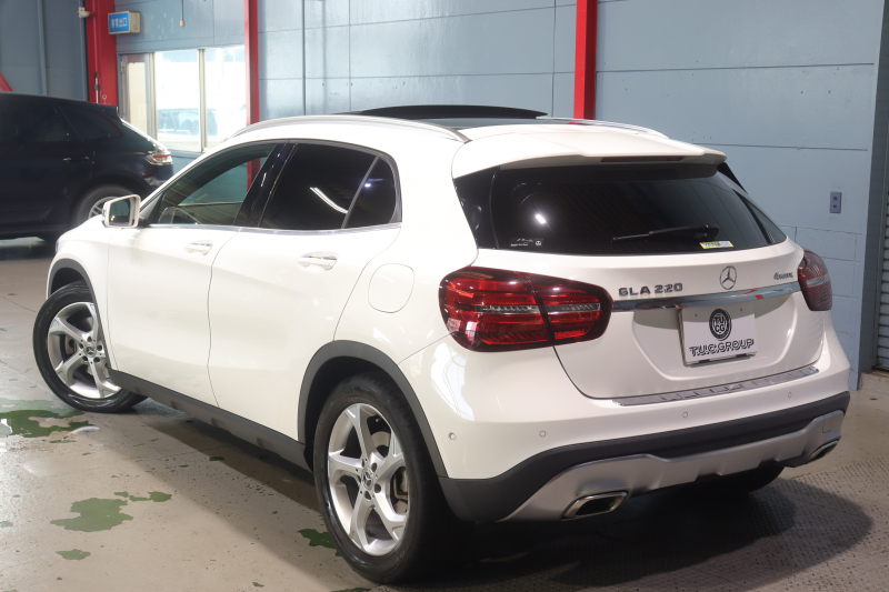 メルセデスベンツ GLA GLA220 4MATIC ﾚｻﾞｰｴｸｽｸﾙｰｼﾌﾞ&ﾌﾟﾚﾐｱﾑP ﾚｰﾀﾞｰSP　後期ﾓﾃﾞﾙ 黒本革 ﾊﾟﾉﾗﾏｻﾝﾙｰﾌ 8ｲﾝﾁﾜｲﾄﾞﾅﾋﾞ CarPlay harman/kardonｻｳﾝﾄﾞ LEDﾍｯﾄﾞﾗｲﾄ ｱｸﾃｨﾌﾞｸﾙｺﾝ 自動ﾘｱｹﾞｰﾄ 18ｲﾝﾁｱﾙﾐ　2年保証