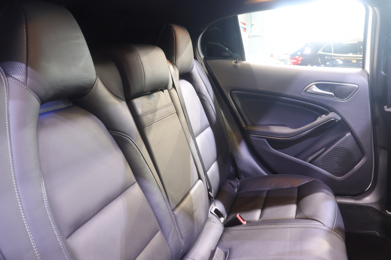 メルセデスベンツ GLA GLA220 4MATIC ﾚｻﾞｰｴｸｽｸﾙｰｼﾌﾞ&ﾌﾟﾚﾐｱﾑP ﾚｰﾀﾞｰSP　後期ﾓﾃﾞﾙ 黒本革 ﾊﾟﾉﾗﾏｻﾝﾙｰﾌ 8ｲﾝﾁﾜｲﾄﾞﾅﾋﾞ CarPlay harman/kardonｻｳﾝﾄﾞ LEDﾍｯﾄﾞﾗｲﾄ ｱｸﾃｨﾌﾞｸﾙｺﾝ 自動ﾘｱｹﾞｰﾄ 18ｲﾝﾁｱﾙﾐ　2年保証