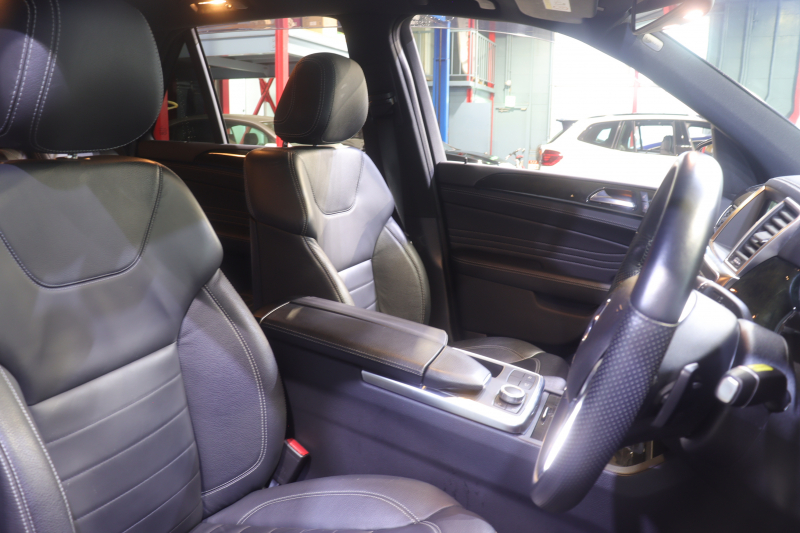 メルセデスベンツ Mクラス ML350 4MATIC AMGｽﾎﾟｰﾂP ﾚｰﾀﾞｰSP　ｷｰﾚｽｺﾞｰ 黒ﾅｯﾊﾟﾚｻﾞｰ 7ｲﾝﾁﾜｲﾄﾞﾅﾋﾞ ｱｸﾃｨﾌﾞｸﾙｺﾝ ﾚｰﾝｷｰﾌﾟ 360ｶﾒﾗ 前後ﾋｰﾀｰ ｷｰﾚｽｺﾞｰ AMGｴｱﾛ&20ｲﾝﾁAW　2年保証