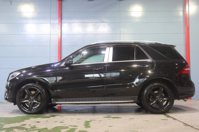 メルセデスベンツ Mクラス ML350 4MATIC AMGｽﾎﾟｰﾂP ﾚｰﾀﾞｰSP　ｷｰﾚｽｺﾞｰ 黒ﾅｯﾊﾟﾚｻﾞｰ 7ｲﾝﾁﾜｲﾄﾞﾅﾋﾞ ｱｸﾃｨﾌﾞｸﾙｺﾝ ﾚｰﾝｷｰﾌﾟ 360ｶﾒﾗ 前後ﾋｰﾀｰ ｷｰﾚｽｺﾞｰ AMGｴｱﾛ&20ｲﾝﾁAW　2年保証