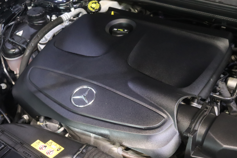 メルセデスベンツ GLA GLA220 4MATIC ﾌﾟﾚﾐｱﾑP ﾚｰﾀﾞｰSP　後期ﾓﾃﾞﾙ 黒革 ﾊﾟﾉﾗﾏｻﾝﾙｰﾌ 8ｲﾝﾁﾜｲﾄﾞﾅﾋﾞ CarPlay harman/kardonｻｳﾝﾄﾞ LEDﾍｯﾄﾞﾗｲﾄ ｱｸﾃｨﾌﾞｸﾙｺﾝ 自動ﾘｱｹﾞｰﾄ 18ｲﾝﾁｱﾙﾐ　2年保証