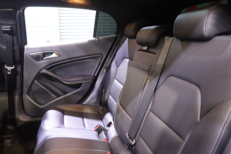 メルセデスベンツ GLA GLA220 4MATIC ﾌﾟﾚﾐｱﾑP ﾚｰﾀﾞｰSP　後期ﾓﾃﾞﾙ 黒革 ﾊﾟﾉﾗﾏｻﾝﾙｰﾌ 8ｲﾝﾁﾜｲﾄﾞﾅﾋﾞ CarPlay harman/kardonｻｳﾝﾄﾞ LEDﾍｯﾄﾞﾗｲﾄ ｱｸﾃｨﾌﾞｸﾙｺﾝ 自動ﾘｱｹﾞｰﾄ 18ｲﾝﾁｱﾙﾐ　2年保証