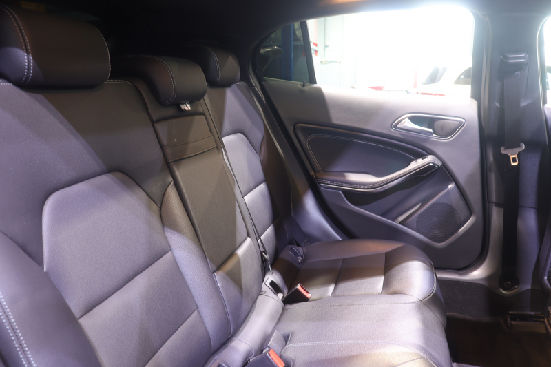 メルセデスベンツ GLA GLA220 4MATIC ﾌﾟﾚﾐｱﾑP ﾚｰﾀﾞｰSP　後期ﾓﾃﾞﾙ 黒革 ﾊﾟﾉﾗﾏｻﾝﾙｰﾌ 8ｲﾝﾁﾜｲﾄﾞﾅﾋﾞ CarPlay harman/kardonｻｳﾝﾄﾞ LEDﾍｯﾄﾞﾗｲﾄ ｱｸﾃｨﾌﾞｸﾙｺﾝ 自動ﾘｱｹﾞｰﾄ 18ｲﾝﾁｱﾙﾐ　2年保証