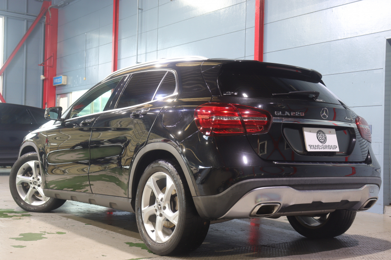 メルセデスベンツ GLA GLA220 4MATIC ﾌﾟﾚﾐｱﾑP ﾚｰﾀﾞｰSP　後期ﾓﾃﾞﾙ 黒革 ﾊﾟﾉﾗﾏｻﾝﾙｰﾌ 8ｲﾝﾁﾜｲﾄﾞﾅﾋﾞ CarPlay harman/kardonｻｳﾝﾄﾞ LEDﾍｯﾄﾞﾗｲﾄ ｱｸﾃｨﾌﾞｸﾙｺﾝ 自動ﾘｱｹﾞｰﾄ 18ｲﾝﾁｱﾙﾐ　2年保証