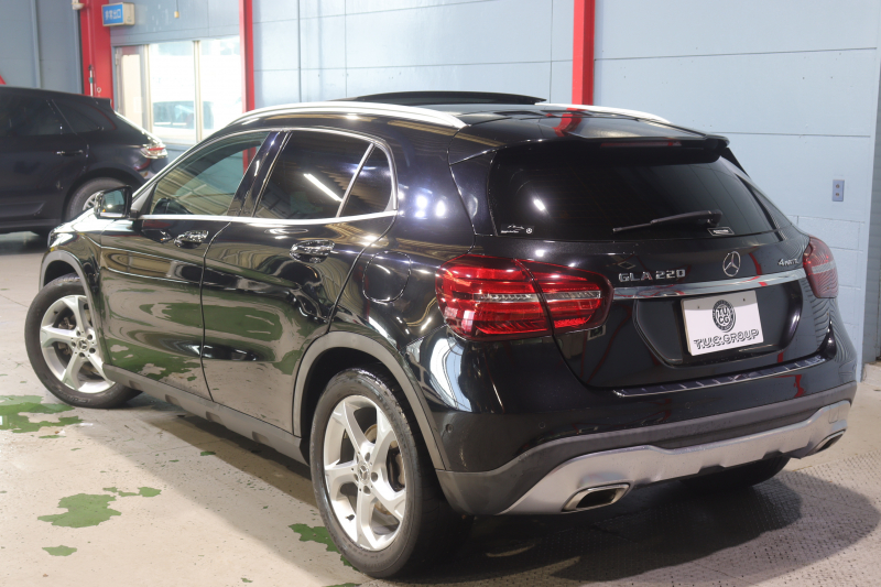 メルセデスベンツ GLA GLA220 4MATIC ﾌﾟﾚﾐｱﾑP ﾚｰﾀﾞｰSP　後期ﾓﾃﾞﾙ 黒革 ﾊﾟﾉﾗﾏｻﾝﾙｰﾌ 8ｲﾝﾁﾜｲﾄﾞﾅﾋﾞ CarPlay harman/kardonｻｳﾝﾄﾞ LEDﾍｯﾄﾞﾗｲﾄ ｱｸﾃｨﾌﾞｸﾙｺﾝ 自動ﾘｱｹﾞｰﾄ 18ｲﾝﾁｱﾙﾐ　2年保証