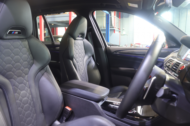 BMW Mシリーズ X3 M ｺﾝﾍﾟﾃｨｼｮﾝ　ﾄﾞﾗｲﾋﾞﾝｸﾞｱｼｽﾄﾌﾟﾗｽ ACC Mｽﾎﾟｰﾂｼｰﾄ(ｴｸｽﾃﾝﾄﾞﾚｻﾞｰﾒﾘﾉ) 第6世代iDriveﾅﾋﾞ harman/kardonｻｳﾝﾄﾞ ﾍｯﾄﾞｱｯﾌﾟﾃﾞｨｽﾌﾟﾚｲ ｱﾀﾞﾌﾟﾃｨﾌﾞLED Mｽﾎﾟｰﾂｴｷｿﾞｰｽﾄ 専用ｴｸｽﾃﾘｱ 21ｲﾝﾁｱﾙﾐ 　2年保証
