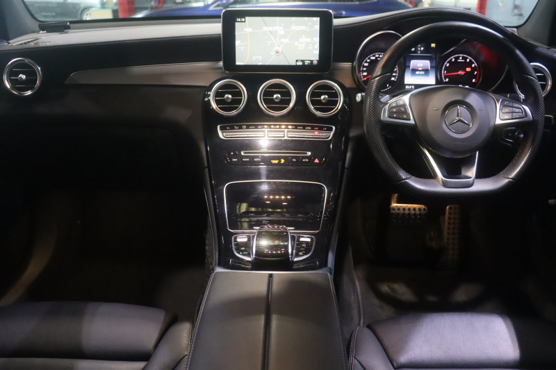メルセデスベンツ GLC GLC250 4MATIC ｽﾎﾟｰﾂ 本革仕様 ﾚｰﾀﾞｰSP　1ｵｰﾅｰ 黒本革ｼｰﾄ ﾊﾟﾉﾗﾏｻﾝﾙｰﾌ 8.4ｲﾝﾁﾜｲﾄﾞﾅﾋﾞ Burmesterｻｳﾝﾄﾞ 360ｶﾒﾗ ｱｸﾃｨﾌﾞｸﾙｺﾝ ﾍｯﾄﾞｱｯﾌﾟﾃﾞｨｽﾌﾟﾚｲ LEDﾍｯﾄﾞﾗｲﾄ ｱﾝﾋﾞｴﾝﾄﾗｲﾄ 自動ﾘｱｹﾞｰﾄ AMGｴｱﾛ&19ｲﾝﾁｱﾙﾐ　2年保証