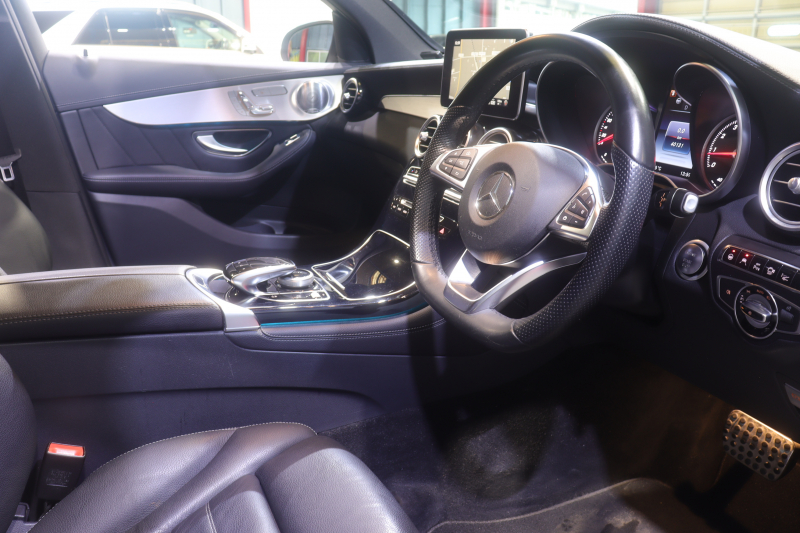 メルセデスベンツ GLC GLC250 4MATIC ｽﾎﾟｰﾂ 本革仕様 ﾚｰﾀﾞｰSP　1ｵｰﾅｰ 黒本革ｼｰﾄ ﾊﾟﾉﾗﾏｻﾝﾙｰﾌ 8.4ｲﾝﾁﾜｲﾄﾞﾅﾋﾞ Burmesterｻｳﾝﾄﾞ 360ｶﾒﾗ ｱｸﾃｨﾌﾞｸﾙｺﾝ ﾍｯﾄﾞｱｯﾌﾟﾃﾞｨｽﾌﾟﾚｲ LEDﾍｯﾄﾞﾗｲﾄ ｱﾝﾋﾞｴﾝﾄﾗｲﾄ 自動ﾘｱｹﾞｰﾄ AMGｴｱﾛ&19ｲﾝﾁｱﾙﾐ　2年保証