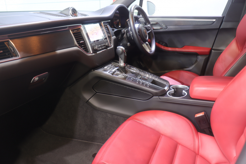 ポルシェ マカン GTS ｽﾎﾟｰﾂｸﾛﾉP　PASM ﾂｰﾄﾝﾚｻﾞｰｲﾝﾃﾘｱ(ﾌﾞﾗｯｸ/ﾚｯﾄﾞ) PCMﾅﾋﾞ CarPlay ｱｸﾃｨﾌﾞｸﾙｺﾝ ｽﾎﾟｰﾂｴｸﾞｿﾞｰｽﾄ LEDﾍｯﾄﾞﾗｲﾄ ｴﾝﾄﾘｰﾄﾞﾗｲﾌﾞ 20ｲﾝﾁRSｽﾊﾟｲﾀﾞｰAW　2年保証