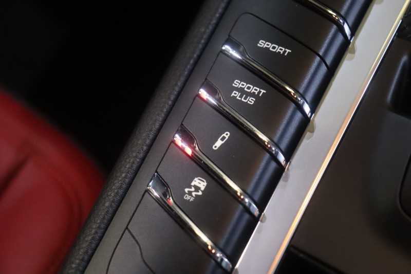 ポルシェ マカン GTS ｽﾎﾟｰﾂｸﾛﾉP　PASM ﾂｰﾄﾝﾚｻﾞｰｲﾝﾃﾘｱ(ﾌﾞﾗｯｸ/ﾚｯﾄﾞ) PCMﾅﾋﾞ CarPlay ｱｸﾃｨﾌﾞｸﾙｺﾝ ｽﾎﾟｰﾂｴｸﾞｿﾞｰｽﾄ LEDﾍｯﾄﾞﾗｲﾄ ｴﾝﾄﾘｰﾄﾞﾗｲﾌﾞ 20ｲﾝﾁRSｽﾊﾟｲﾀﾞｰAW　2年保証