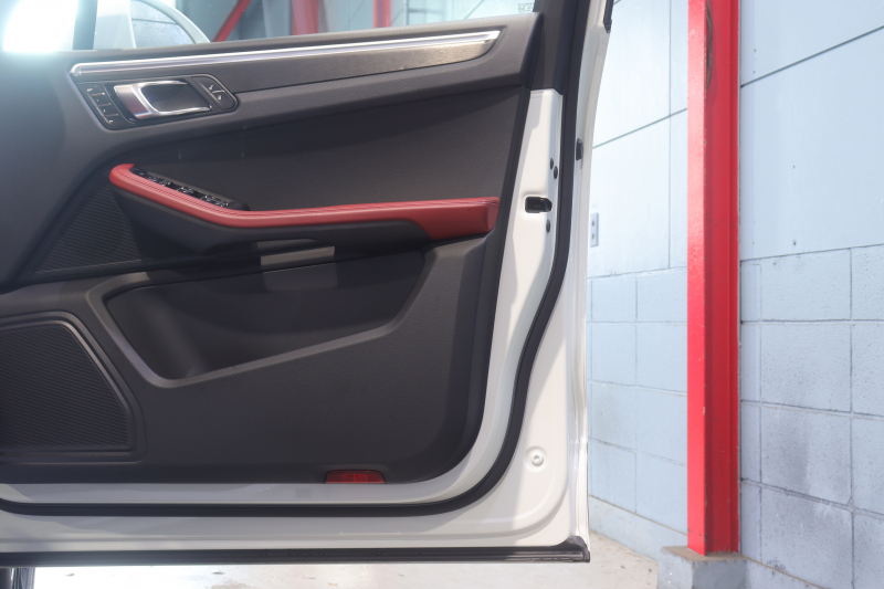 ポルシェ マカン GTS ｽﾎﾟｰﾂｸﾛﾉP　PASM ﾂｰﾄﾝﾚｻﾞｰｲﾝﾃﾘｱ(ﾌﾞﾗｯｸ/ﾚｯﾄﾞ) PCMﾅﾋﾞ CarPlay ｱｸﾃｨﾌﾞｸﾙｺﾝ ｽﾎﾟｰﾂｴｸﾞｿﾞｰｽﾄ LEDﾍｯﾄﾞﾗｲﾄ ｴﾝﾄﾘｰﾄﾞﾗｲﾌﾞ 20ｲﾝﾁRSｽﾊﾟｲﾀﾞｰAW　2年保証